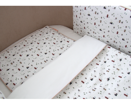 Постельное бельё в детскую кроватку «Домики» (кант, сатин)