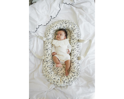 Elodie Портативный кокон Baby Nest - Dalmatian Dots